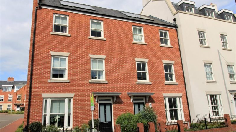33 Rowland Court Abbey Foregate, Shrewsbury, SY2 6FP For Sale