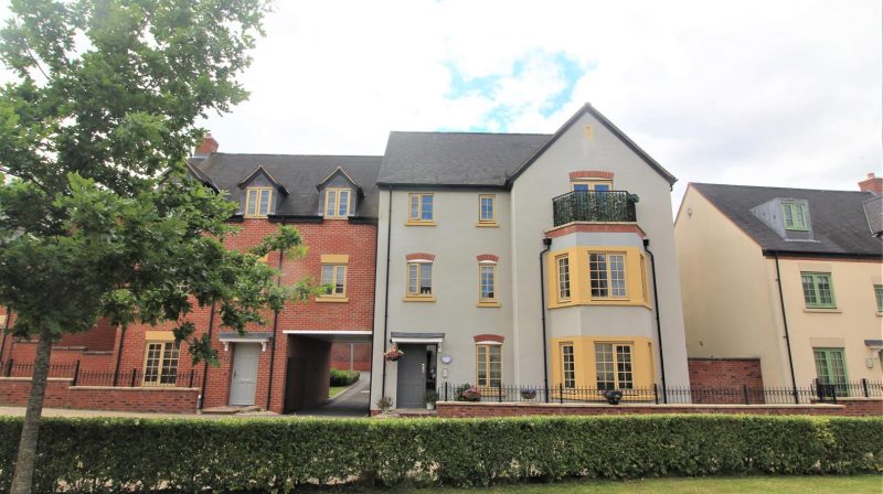 19 St. Johns Walk, Telford, TF4 2FT Let Agreed