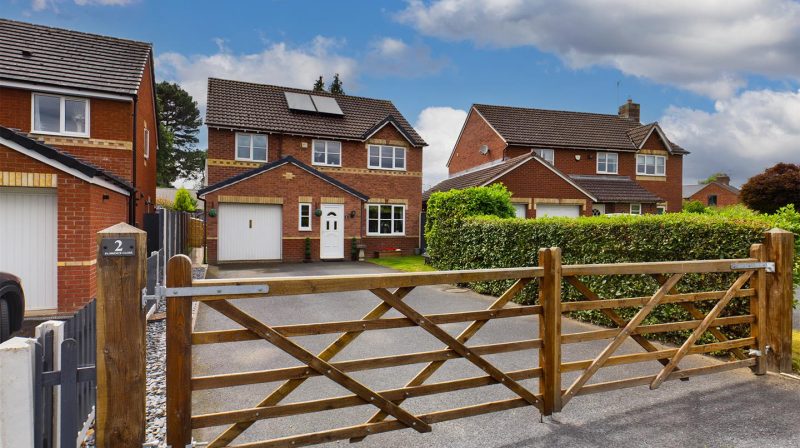 2 Florence Close, Shrewsbury, SY3 5PD For Sale