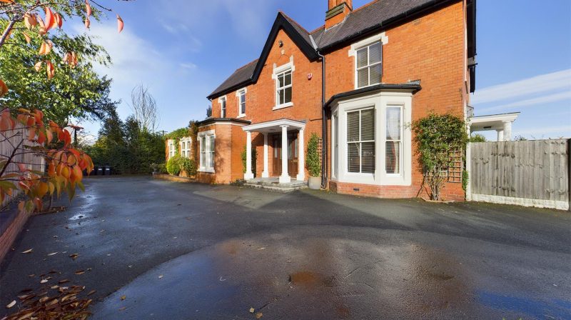 Apartment 3, Valley Court Morda Road, Oswestry, SY11 2AY For Sale