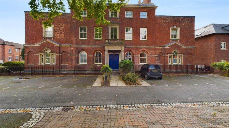 Flat 2, 158 The Monklands, Shrewsbury, SY2 6AP For Sale