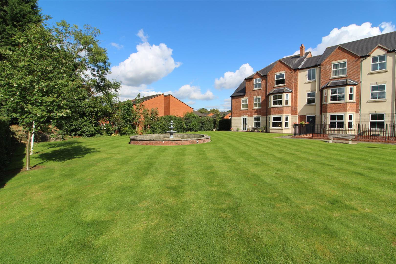 Apartment 35 Bromley Court, Shrewsbury, SY3 8NY For Sale Monks Estate