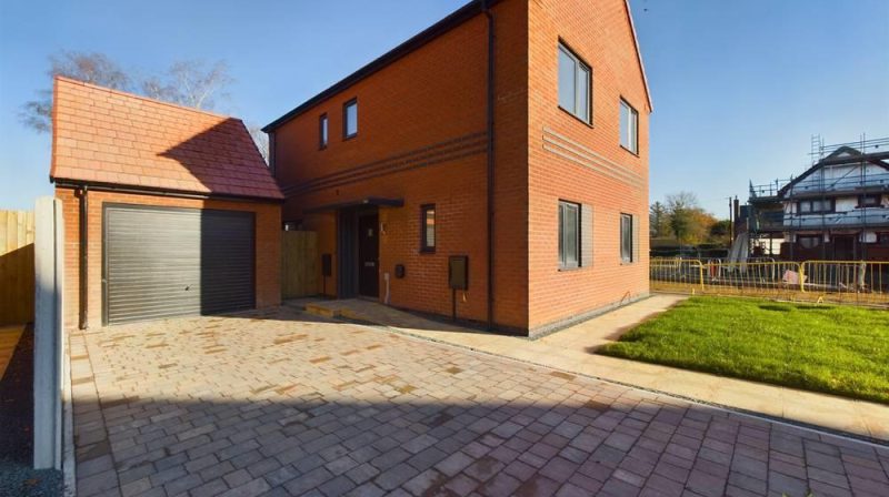 2 Miners Way Ifton Green, Oswestry, SY11 3DH For Sale