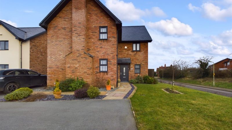 2 Fairhaven Close, Whitchurch, SY13 2FG For Sale
