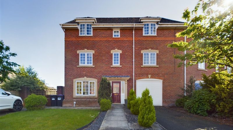 37 Bentley Drive, Oswestry, SY11 1TQ For Sale
