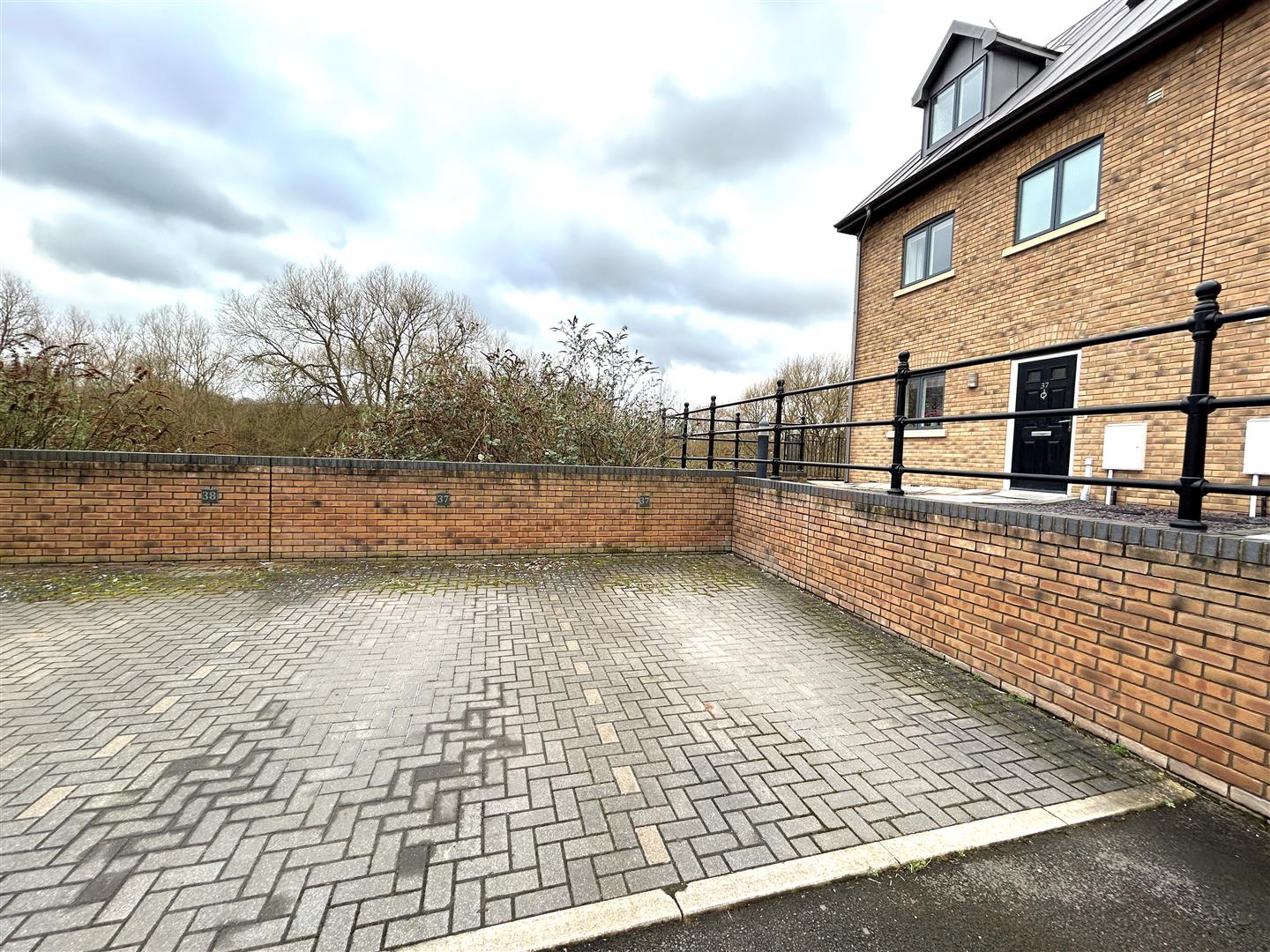 37 Abbey Wharf, Shrewsbury, SY2 6AY For Sale Monks Estate & Letting