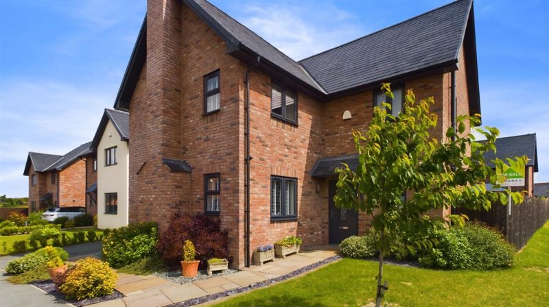 2 Fairhaven Close, Whitchurch, SY13 2FG For Sale