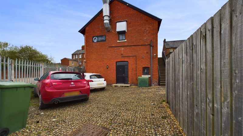 Flat 3, 18a Oswald Road, Oswestry, SY11 1RE For Sale