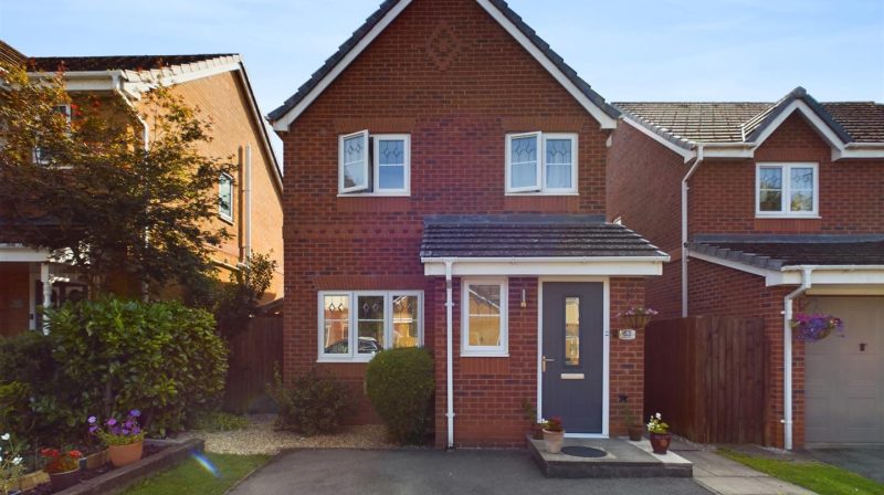 63 Henley Drive, Oswestry, SY11 2RF For Sale