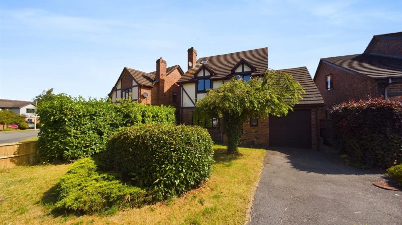 43 Fothergill Way, Shrewsbury, SY4 5NX For Sale