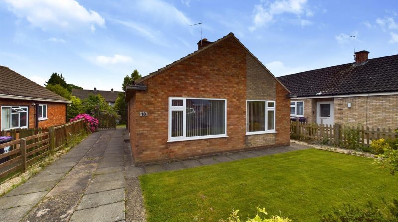 18 Greyfriars, Oswestry, SY11 2DX For Sale