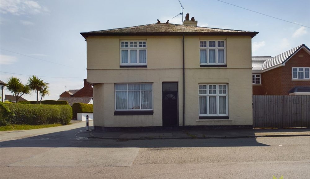 Milestone House Ellesmere Road, Oswestry, SY11 3BE For Sale Milestone House Ellesmere Road, Oswestry, SY11 3BE For Sale