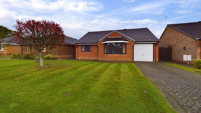 5 Ffynnon Gardens, Oswestry, SY11 2TY For Sale