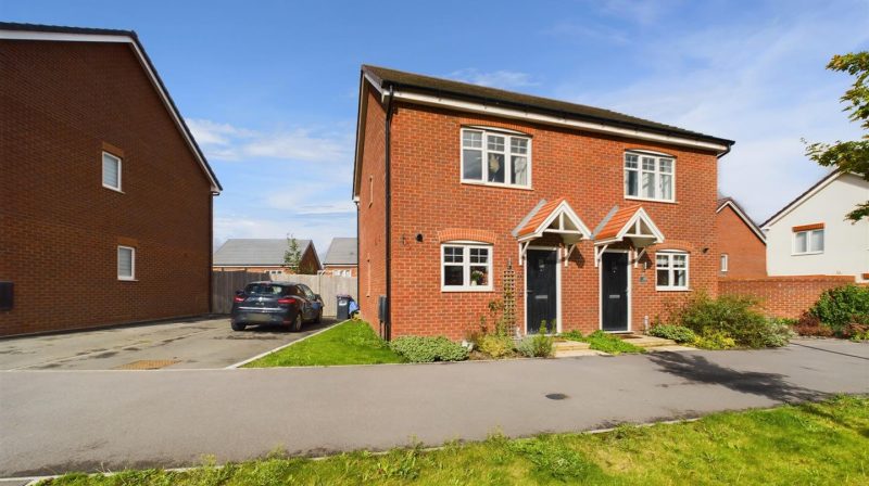 48 Maxfield Drive, Shrewsbury, SY2 6GE For Sale