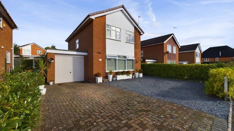 3 Wilfred Owen Avenue, Oswestry, SY11 2NB For Sale