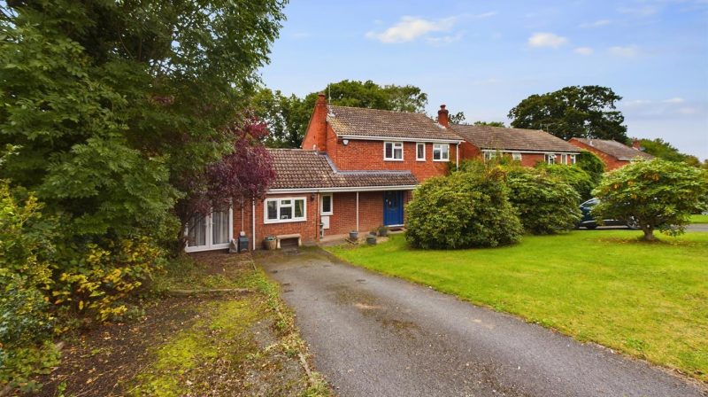 14 Oak Tree Drive, Shrewsbury, SY3 0LP For Sale