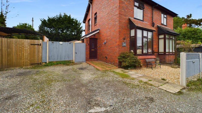 2 Green Villas St. Martins Road, Oswestry, SY11 3PG For Sale