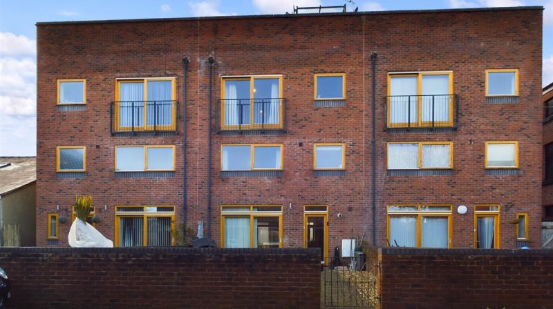 2 William Felton Mews Salop Road, Oswestry, SY11 2RQ For Sale