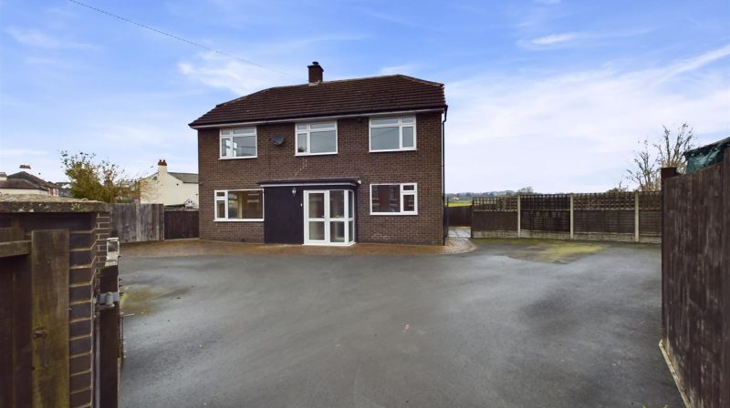 Myanta Trefonen Road, Oswestry, SY10 9NU For Sale