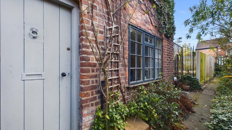 Coleham Cottage 2b Longden Gardens, Shrewsbury, SY3 7EG For Sale