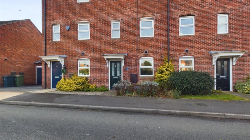 18 Wilfred Owen Close, Shrewsbury, SY2 5BY For Sale