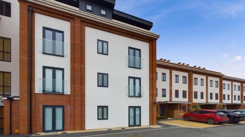 22 Albury Place, Shrewsbury, SY1 2ET For Sale