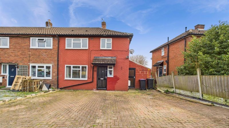 28 West Place, Gobowen, SY11 3NR SSTC 28 West Place, Gobowen, SY11 3NR SSTC