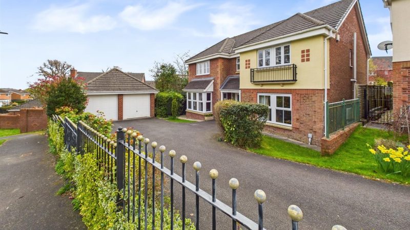 28 Bentley Drive, Oswestry, SY11 1TQ For Sale 28 Bentley Drive, Oswestry, SY11 1TQ For Sale