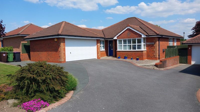 48 High Fawr Avenue, Oswestry, SY11 1TB For Sale 48 High Fawr Avenue, Oswestry, SY11 1TB For Sale