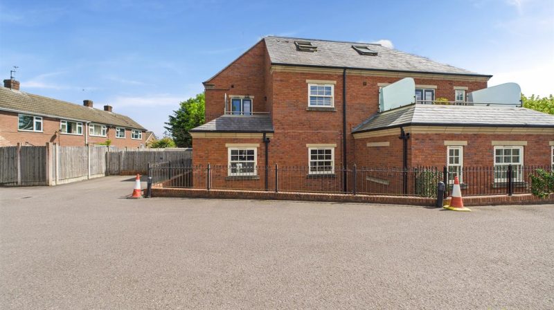 7 Stuart Court Copthorne Road, Shrewsbury, SY3 8NL SSTC 7 Stuart Court Copthorne Road, Shrewsbury, SY3 8NL SSTC