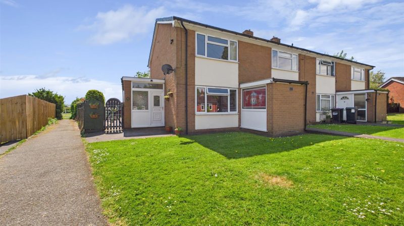 Apartment 34 Brookfield Estate, Oswestry, SY10 7RZ For Sale Apartment 34 Brookfield Estate, Oswestry, SY10 7RZ For Sale