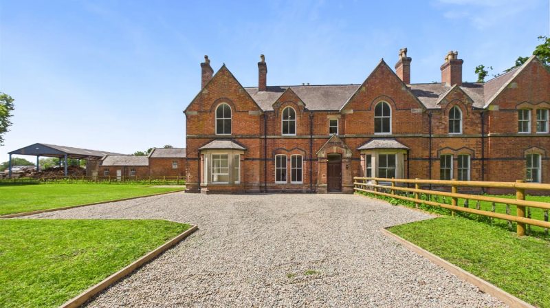 Hardwicke Farmhouse , Shrewsbury, SY4 3DL To Let