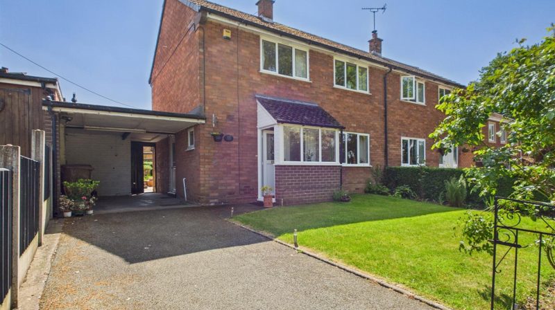 15 The Willows, Oswestry, SY11 4JX For Sale
