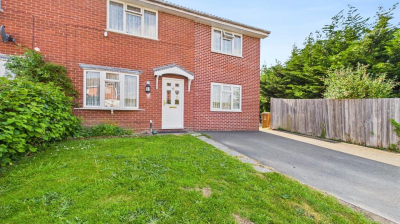 2 Campbell Close, Oswestry, SY11 2XW SSTC