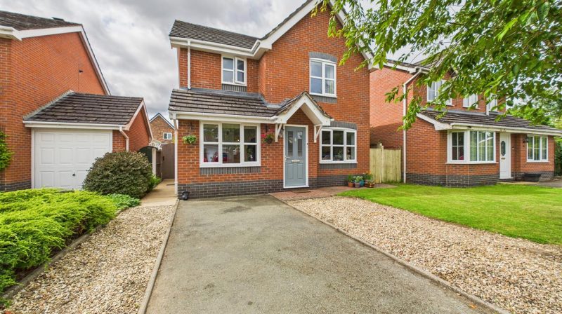 5 Acorn Close, Oswestry, SY11 4PU For Sale