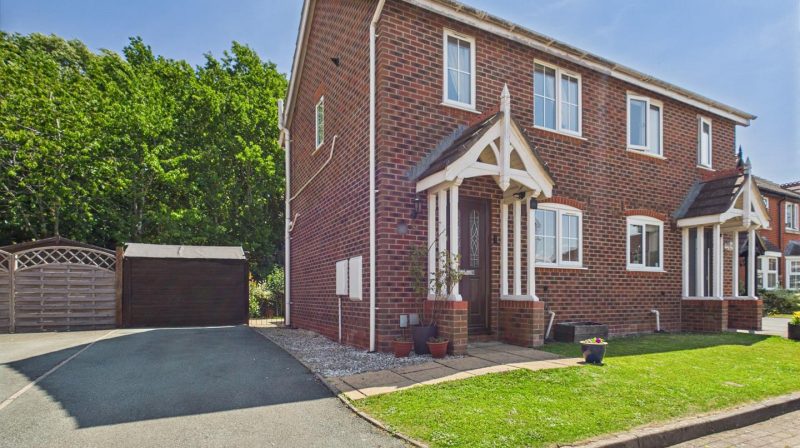 12 Henley Drive, Oswestry, SY11 2RF SSTC