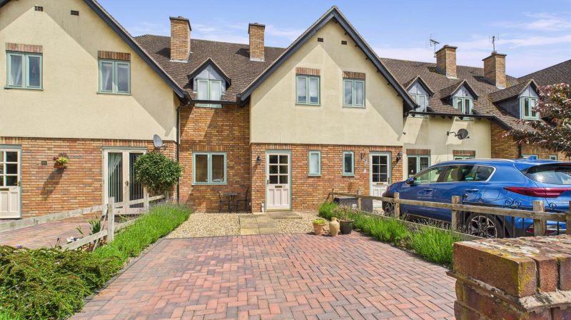 11 Jubilee Mews, Shrewsbury, SY5 9EZ For Sale