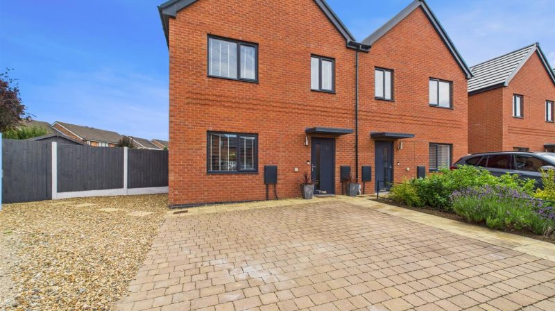 34 Frith Close, Shrewsbury, SY2 5XW For Sale