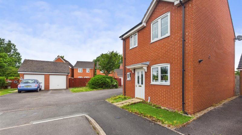 47 Harris Croft, Shrewsbury, SY4 5DU For Sale