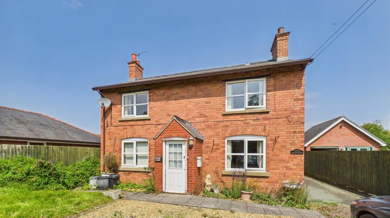 Orchard House , Llanymynech, SY22 6SB For Sale Orchard House , Llanymynech, SY22 6SB For Sale