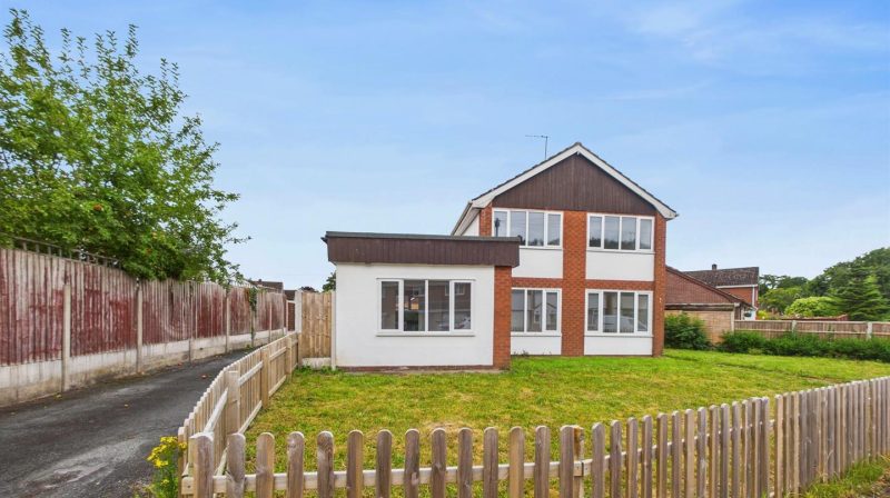 1 Roden Grove, Shrewsbury, SY4 5HG For Sale