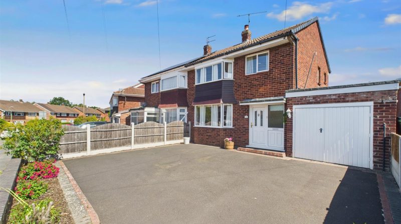 34 Whitemere Road, Shrewsbury, SY1 3BY For Sale