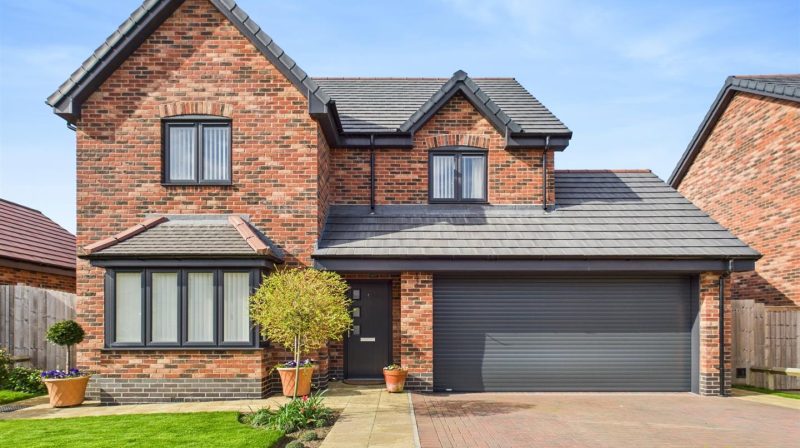 3 Hornbeam Close, Oswestry, SY11 3FL For Sale