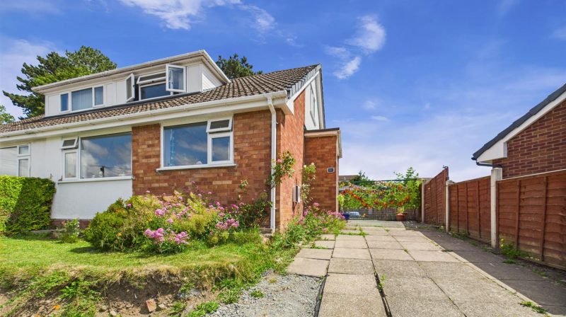 11 Powis Avenue, Oswestry, SY11 2JS For Sale