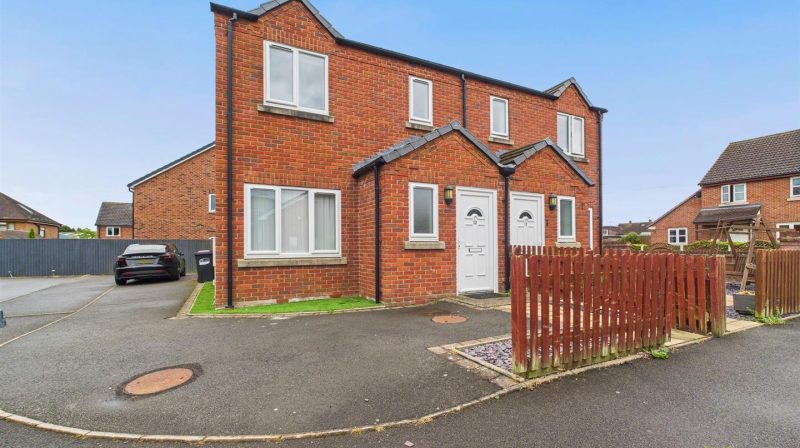 10 Harvey Gardens, Shrewsbury, SY2 5TG For Sale