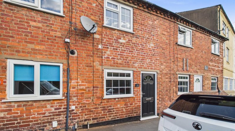 38 Upper Brook Street, Oswestry, SY11 2TG To Let