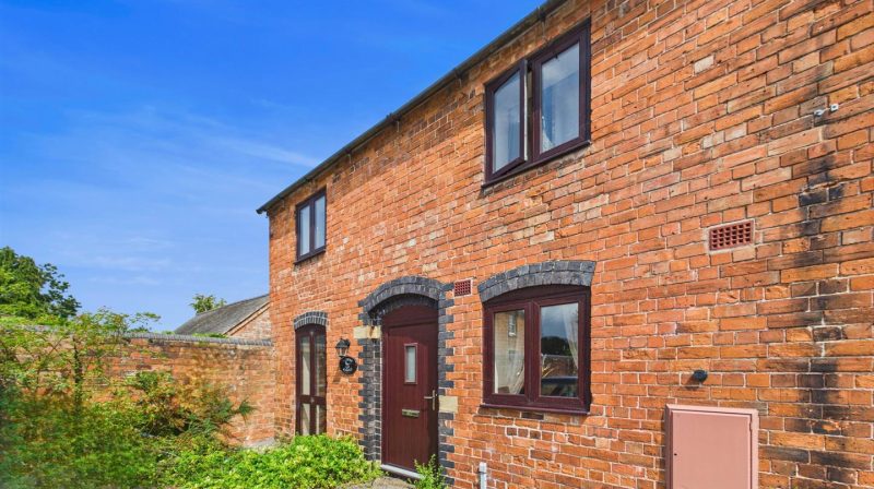 10 Donnett Mews, Oswestry, SY11 4PY SSTC