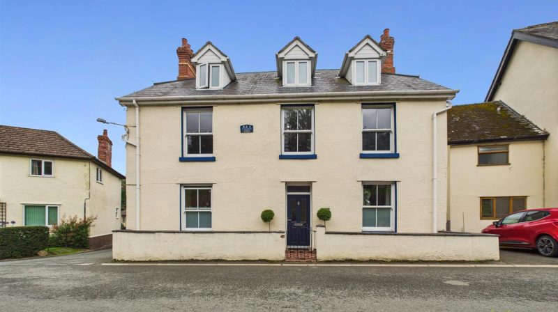 Glandeg High Street, Llangollen, LL20 7EG For Sale