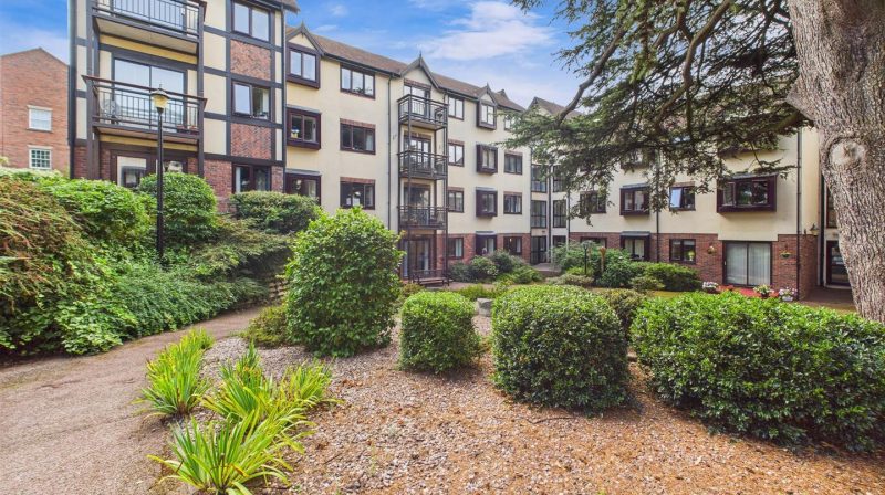322 The Cedars, Shrewsbury, SY2 6BY For Sale 322 The Cedars, Shrewsbury, SY2 6BY For Sale