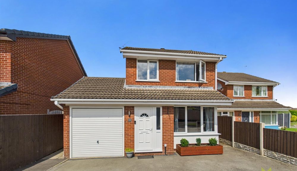 3 Buckingham Close, Oswestry, SY11 2XJ For Sale